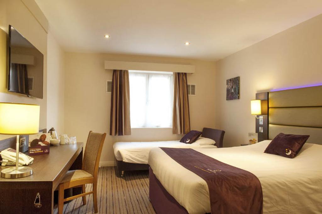 Premier Inn Barrow In Furness Ngoại thất bức ảnh