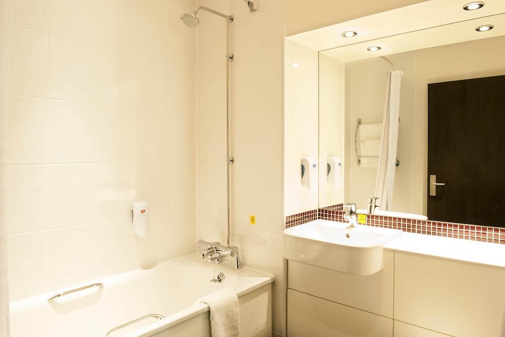 Premier Inn Barrow In Furness Phòng bức ảnh